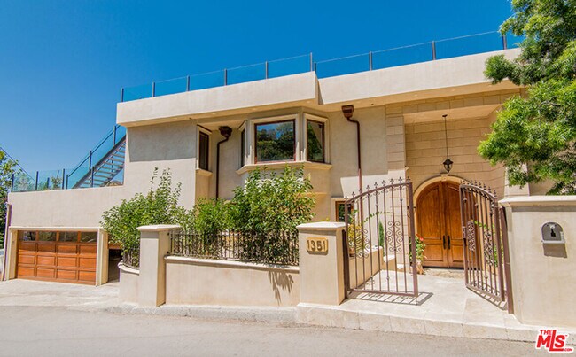 Foto del edificio - 1351 Tower Grove Dr