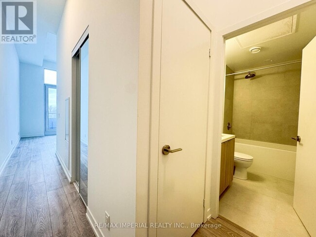 Building Photo - 2020-2020 Bathurst St
