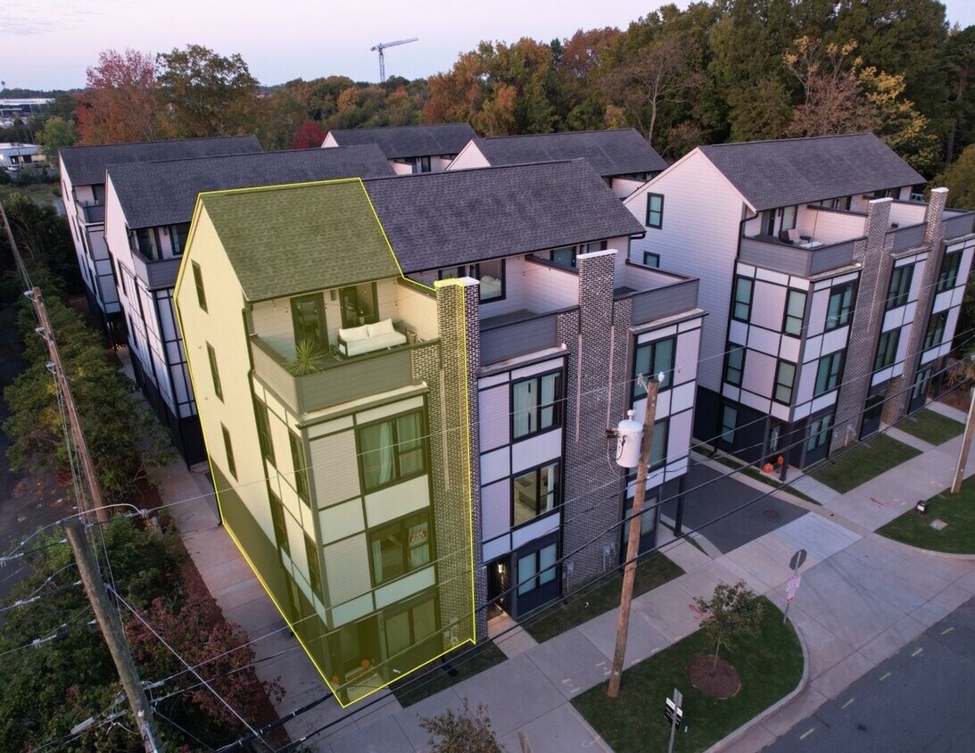 Foto principal - 215 Freeland Ln