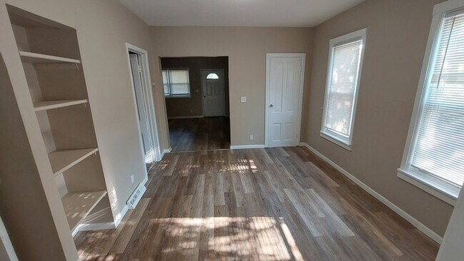 Foto del edificio - newly remodeled 3 bedroom downstairs