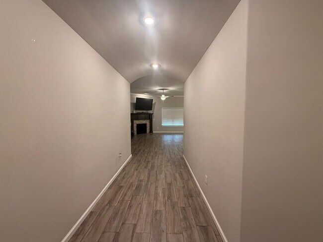 Foto del edificio - 7712 Windstone Dr