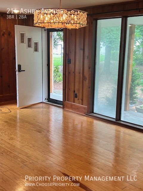 Building Photo - Charming 3 Bedroom Rental in Elkton, VA wi...