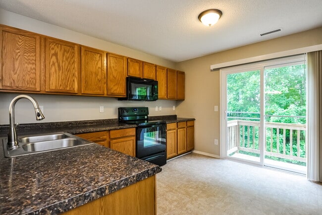 Building Photo - 2236 Ballston Pl