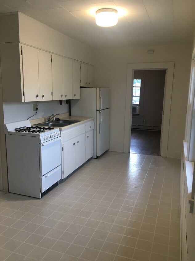 1208 Ellis Blvd NW Unit 4, Cedar Rapids, IA 52405 Apartments in Cedar