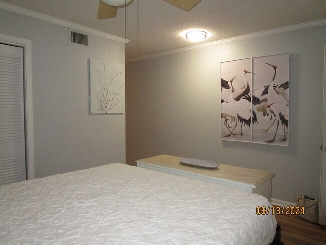 Foto del edificio - 3000 Cypress Pointe