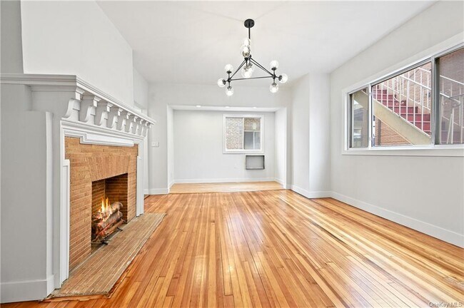 Foto del edificio - 4653 Bedford Ave