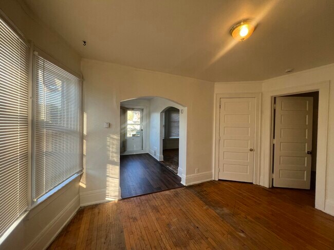 Building Photo - 1253 N 34th St