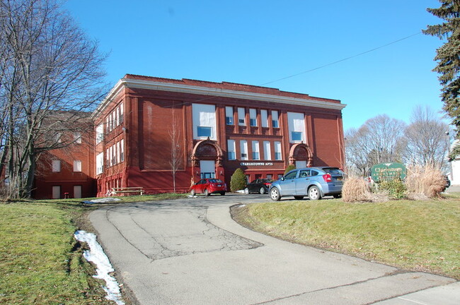 Building Photo - 30 Charles St