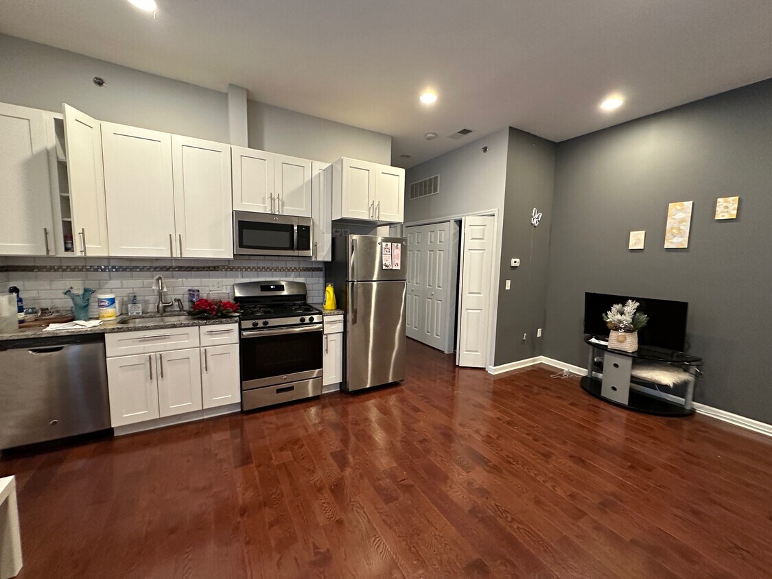 Primary Photo - 511 South St