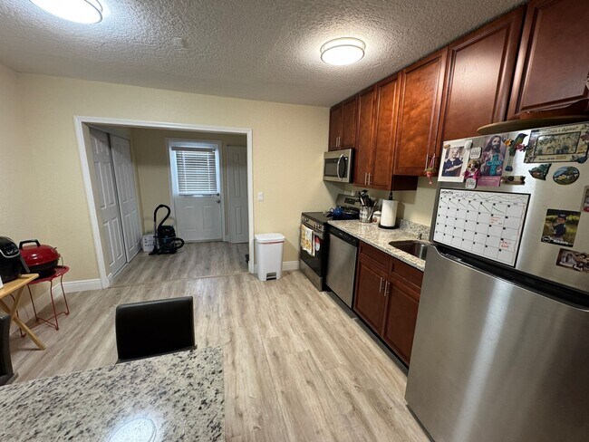 Foto del edificio - 4885 Orlando Ave