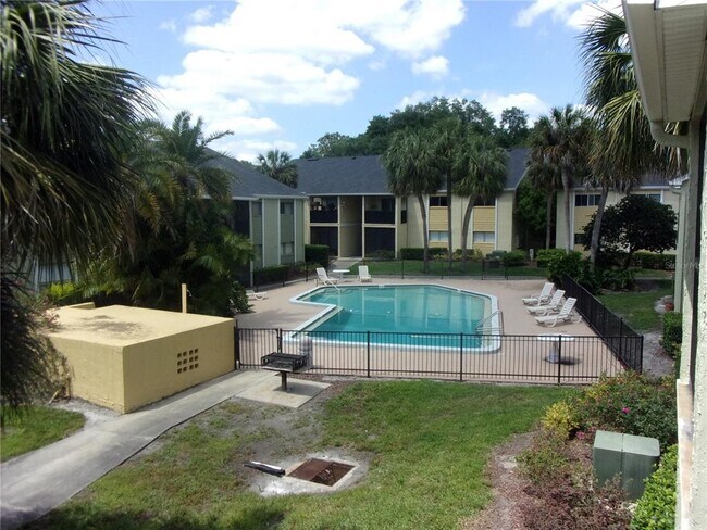 Foto del edificio - 904 Lake Destiny Rd