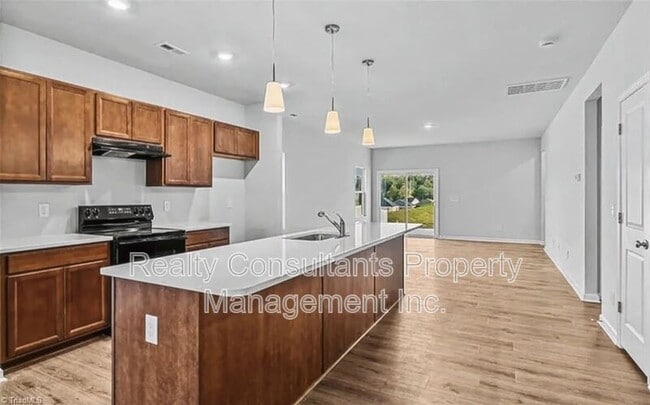 Building Photo - 534 Raspberry Hl Dr