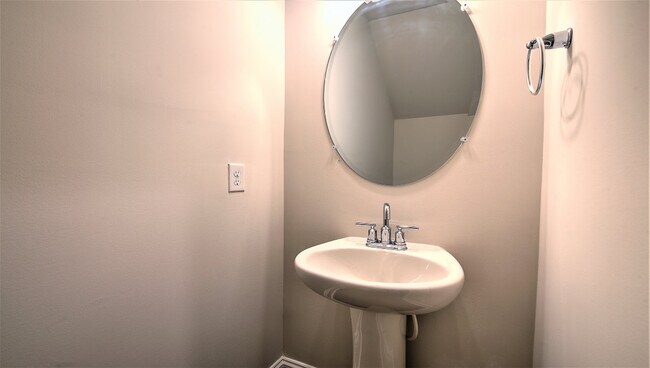 Photo - 208 Reynard Trl Townhome