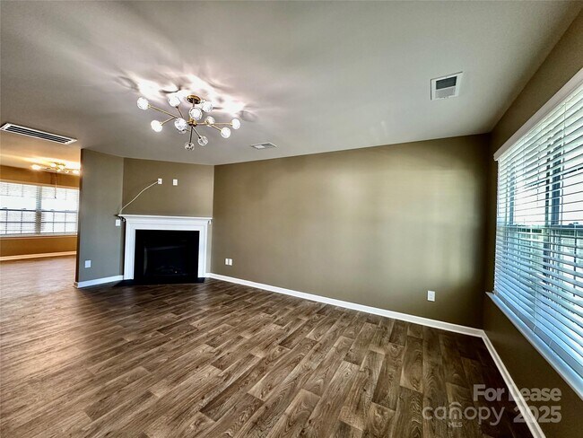 Foto del edificio - 1210 Leno Ln