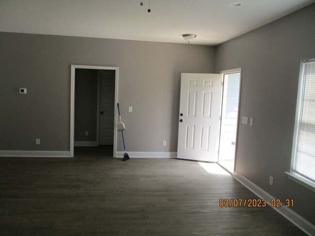 Building Photo - 110 Twelve Oaks Ct