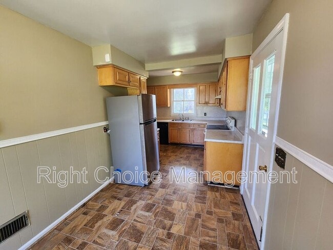 Building Photo - 1097 Bolton Ct