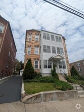 Building Photo - 23 Lyman St