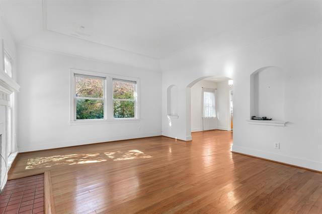 Foto del edificio - 5543 McCommas Blvd