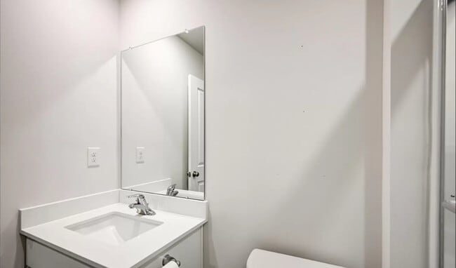 Building Photo - 221 Mazzeo Dr