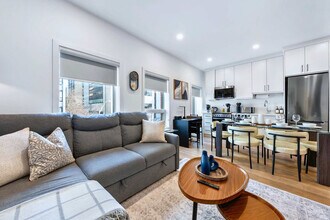 Building Photo - 168 McCaul St