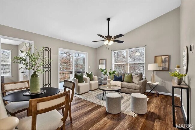 Foto del edificio - 482 Indian Lake Dr