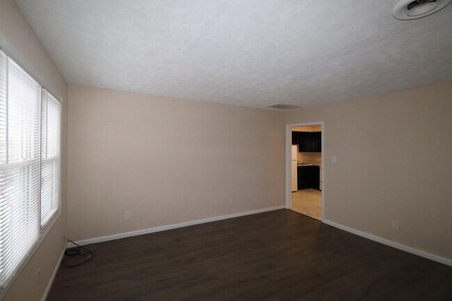 Foto del edificio - 310 E Edgewood Dr