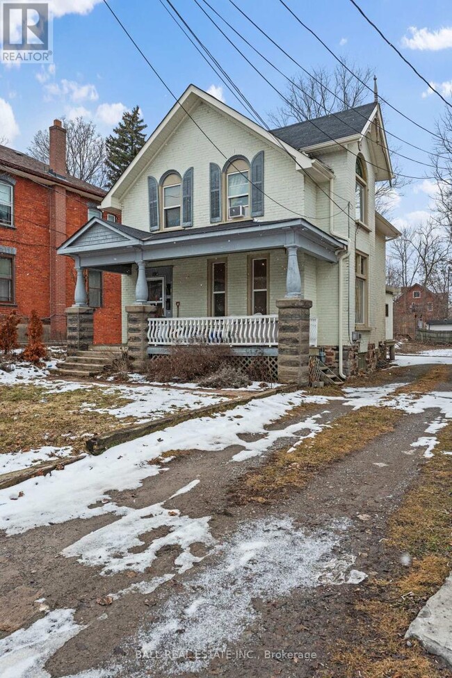 Building Photo - 196 Dalhousie St