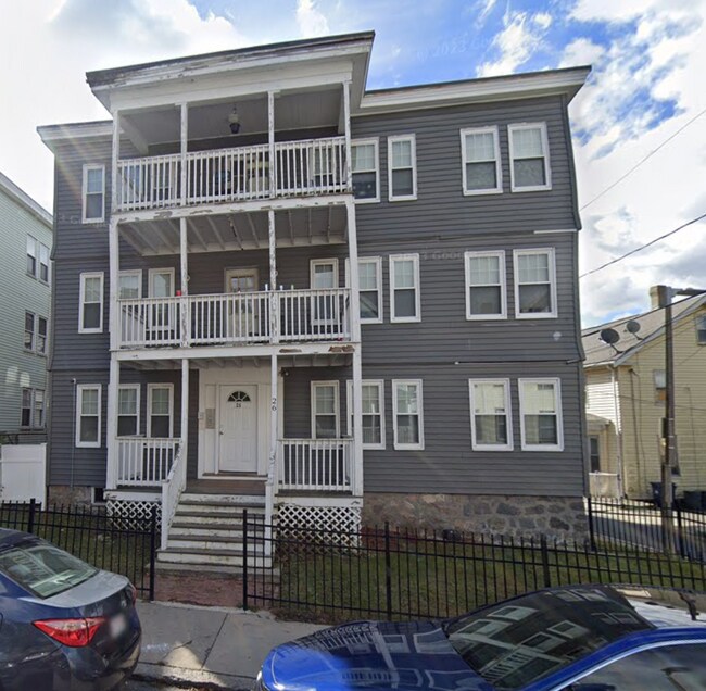 Building Photo - 26 School St