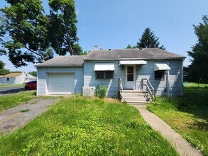 Building Photo - 739 1/2-739-732 Blanchard Ave