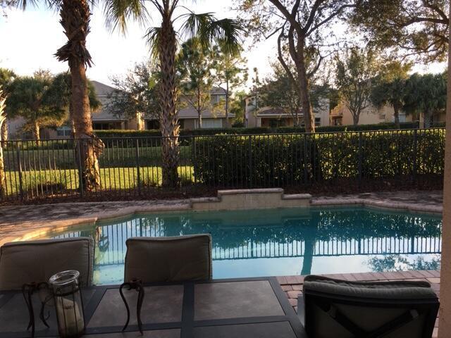 Foto del edificio - 8845 Sandy Crest Ln