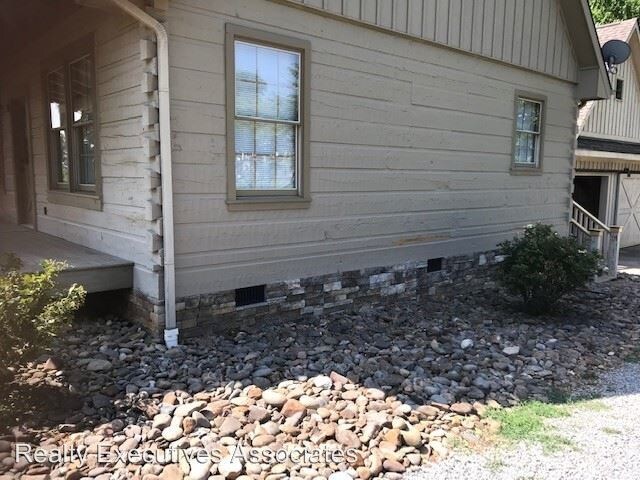 Building Photo - 3 br, 2 bath House - 1017 Panorama Drive