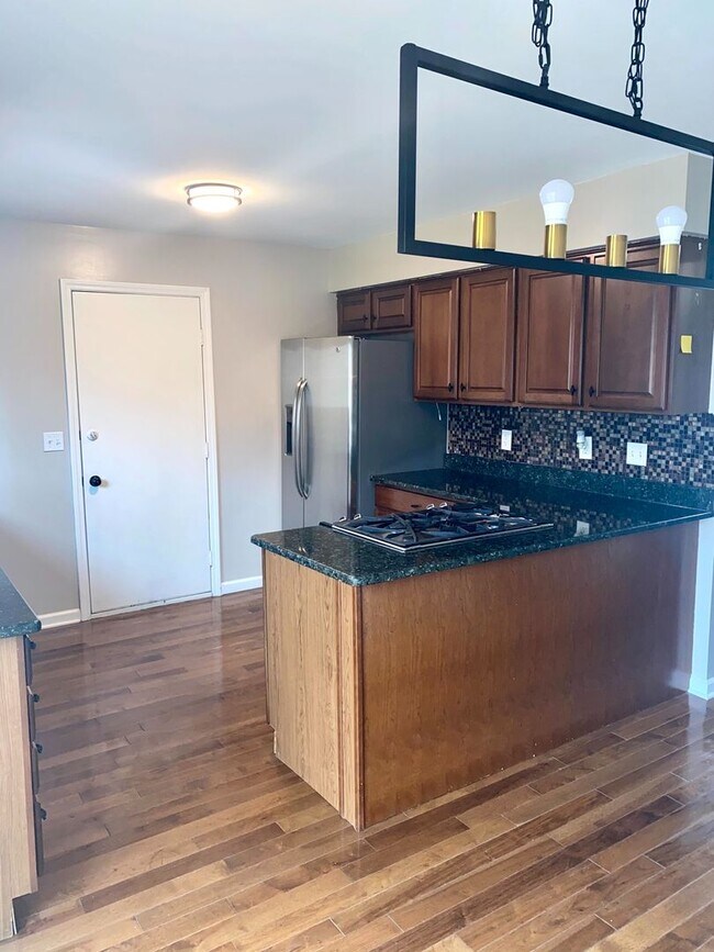 Foto del edificio - 3 Bedroom 1 Bath home - Quiet Area - Video...