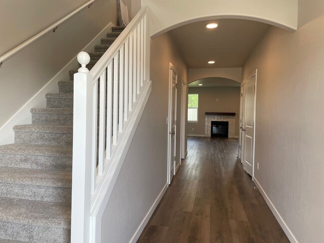 Building Photo - 1131 Rutherford Dr