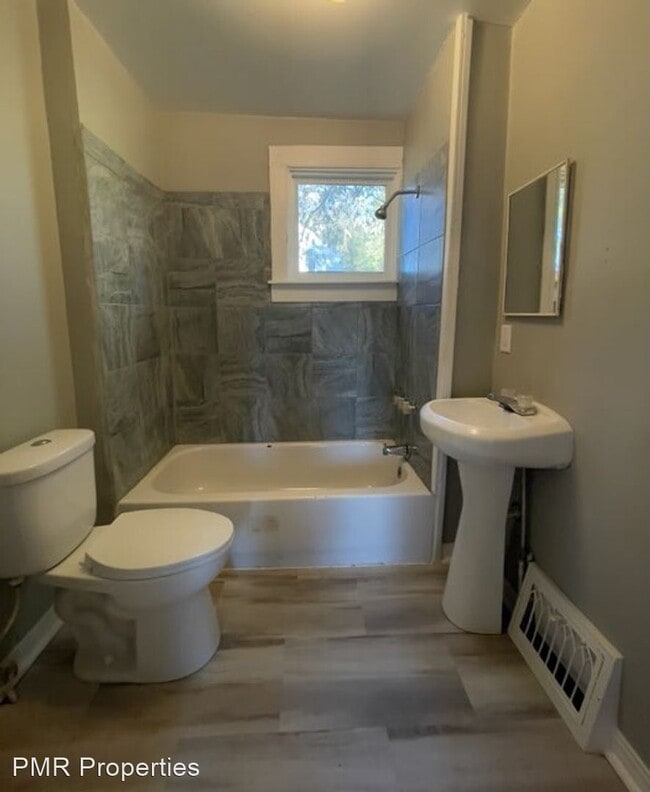Building Photo - 3 br, 1 bath House - 3467 N 42nd Street