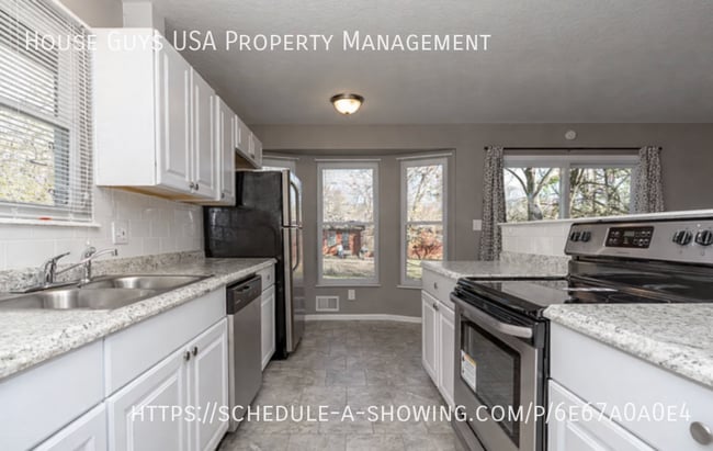 Building Photo - 11919 Manchester Ave