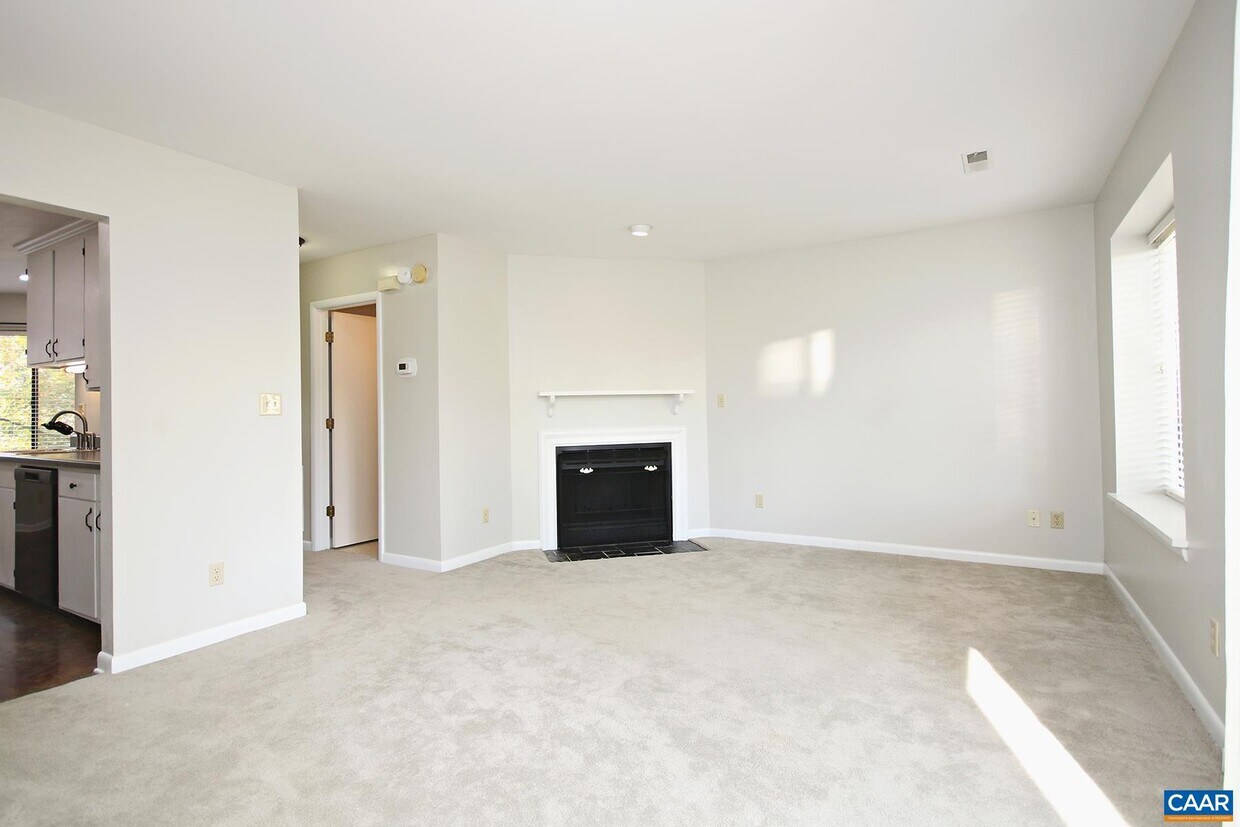 Primary Photo - 1225 Chatham Ridge
