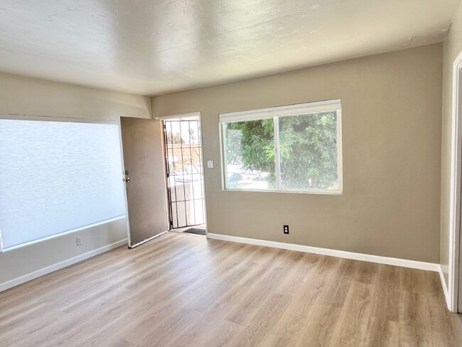 Foto del edificio - 1570 Hornblend St