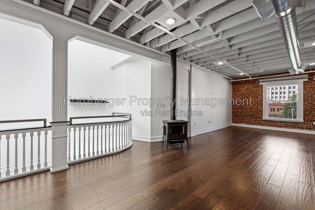 Building Photo - 401 W 1st Ave
