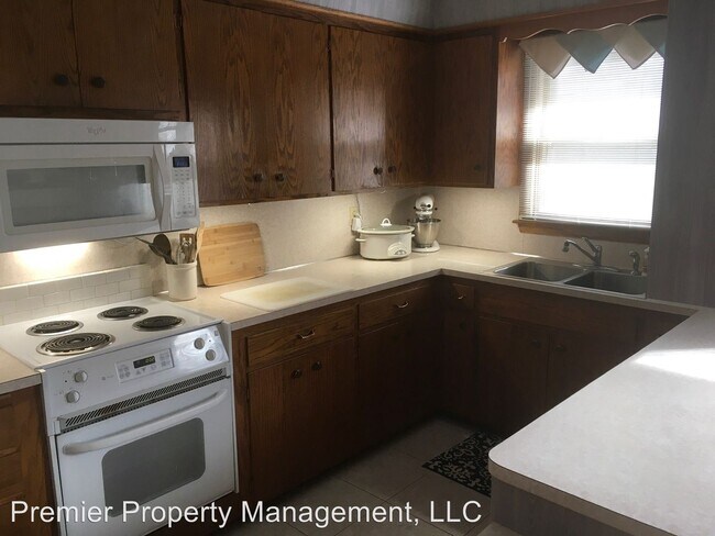 Building Photo - 3 br, 1.5 bath House - 2027 N.3rd St