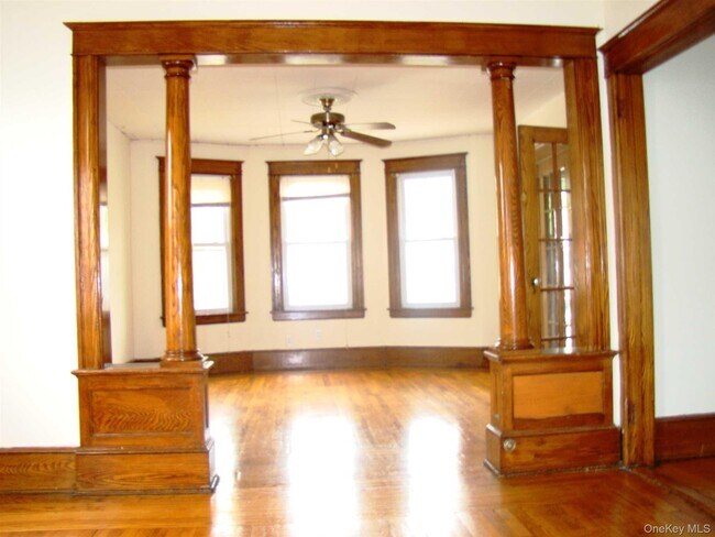 Foto del edificio - 2 Worrall Ave