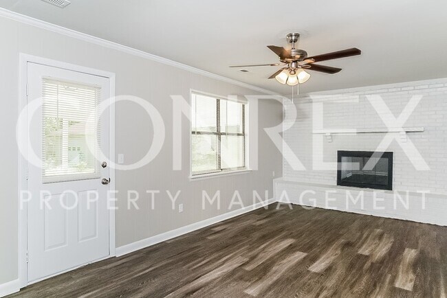 Building Photo - Nice 4 Bedroom Home