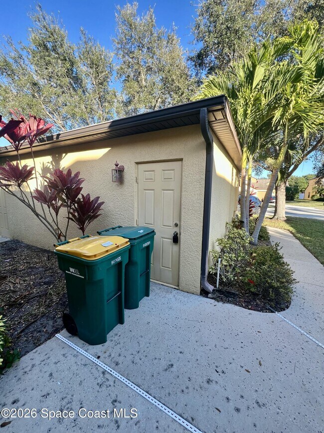 Foto del edificio - 855 Luminary Cir