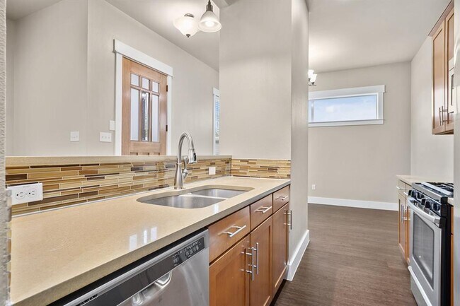 Foto del edificio - 1700 Cedar Bend Dr