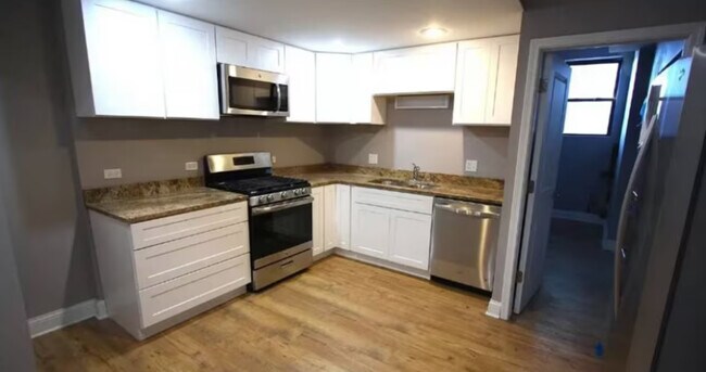 Foto del edificio - 1120 W Addison St