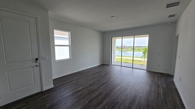 Foto del edificio - Towns at Woodsdale Villa! -3/2/2 in Wesley...