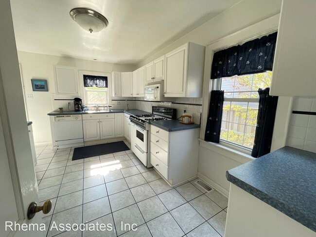 Building Photo - 3 br, 2 bath House - 2416 Baltic Ave