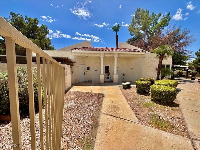 Building Photo - 2011 Cutlass Dr