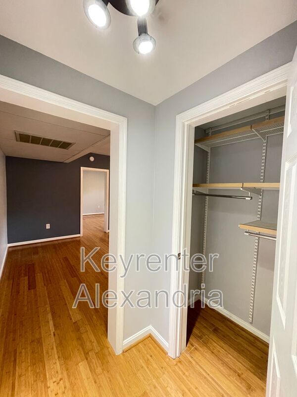 Foto del edificio - 1810 Key Blvd
