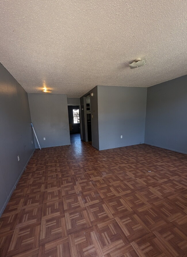 Building Photo - One bedroom for rent.