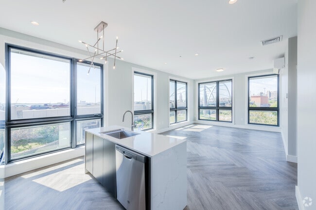 Interior Photo - 580 South Water